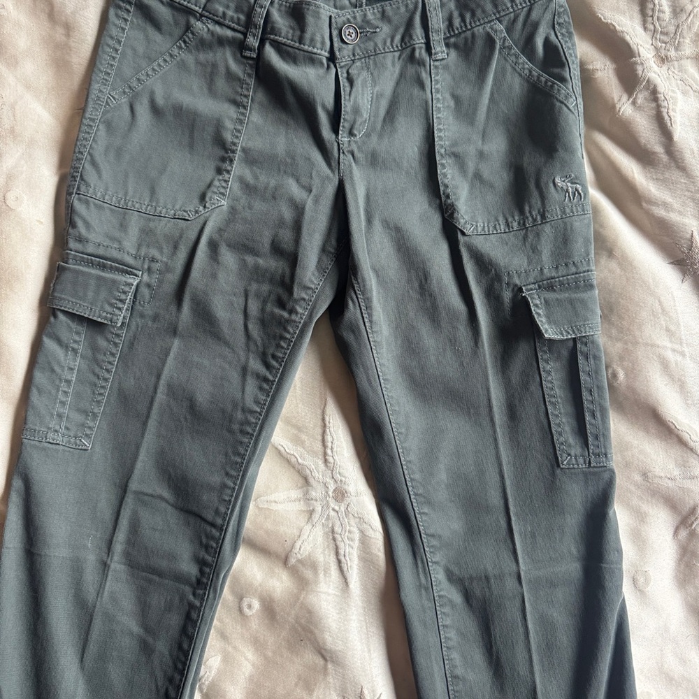 Abercrombie & Fitch Cargo Pants size 4 excellent condition